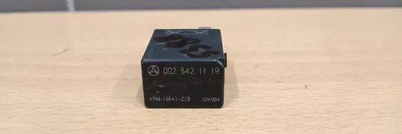 Mercedes-Benz E W211 Other relay 0025421119