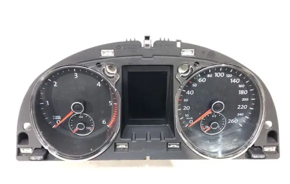 Volkswagen PASSAT B7 Speedometer (instrument cluster) 3AA920880H