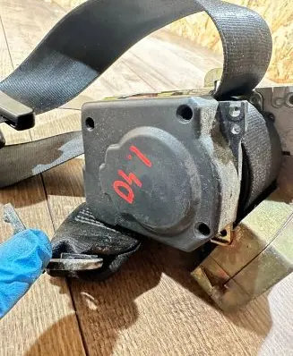 Iveco Daily 45 - 49.10 Front seatbelt 071723020 30000897M BAMPT10605