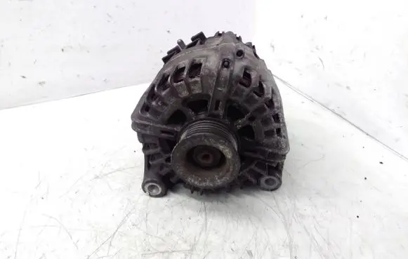 BMW 1 E81 E87 Generator/alternator 7802261
