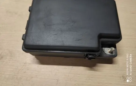 Jaguar XJ X308 Fuse module LNC2822BD