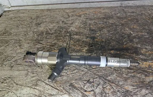 Toyota Land Cruiser (J120) Fuel injector 2367039026 0950000751 2367039025