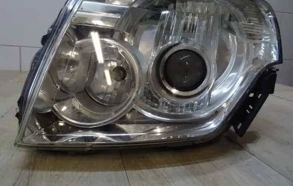 Mitsubishi Pajero Headlight/headlamp 10087875