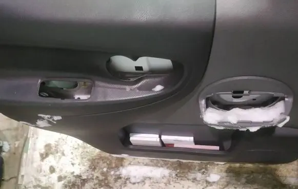 Nissan e-NV200 Front door card panel trim 
