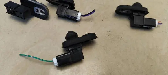 Citroen C-Crosser Front door sensor 