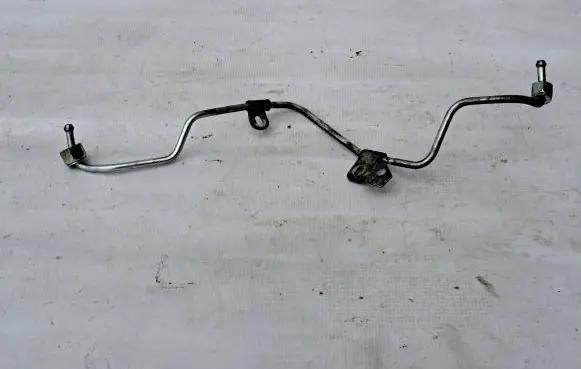 Nissan Qashqai Fuel injector supply line/pipe 734026A 070517