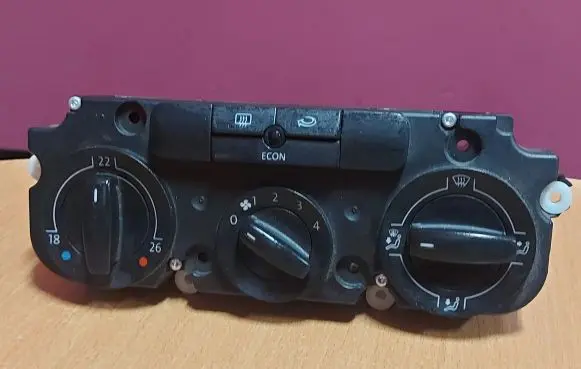 Volkswagen PASSAT B6 Climate control unit 1K0820047DF