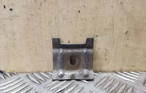 Battery bracket