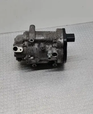 Toyota Prius (XW50) Air conditioning (A/C) compressor (pump) 0424000370 4U19205 ESB20C