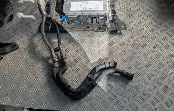 Peugeot 3008 III Hybrid / electric car battery 9868838480