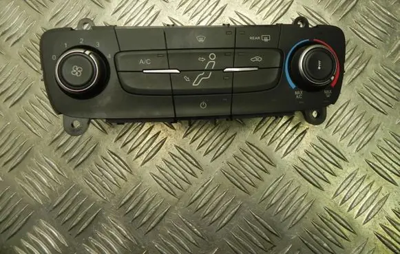 Ford Focus Climate control unit F1ET19980JG Y922