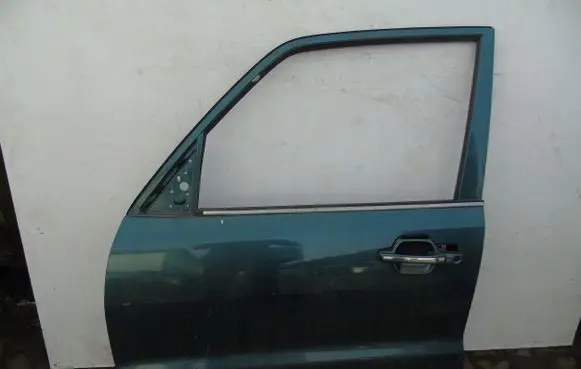 Mitsubishi Pajero Rear door