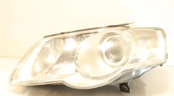 Volkswagen PASSAT B6 Headlight/headlamp