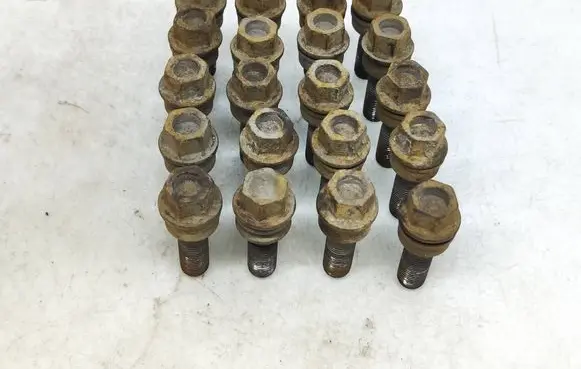 Volkswagen Transporter - Caravelle T5 Nuts/bolts 