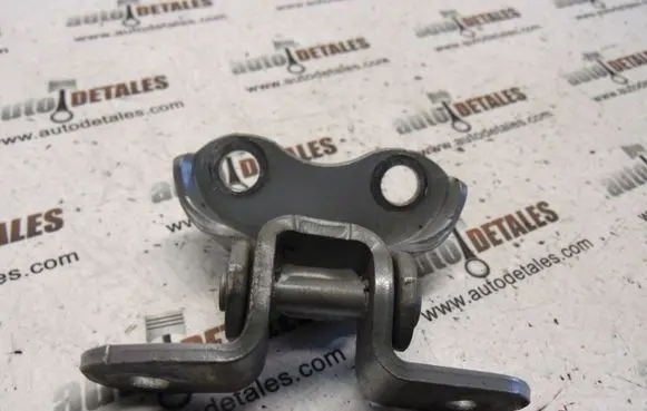 Toyota Avensis T270 Front door lower hinge 