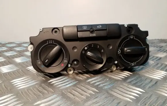 Volkswagen PASSAT B6 Climate control unit 1K0820047DF