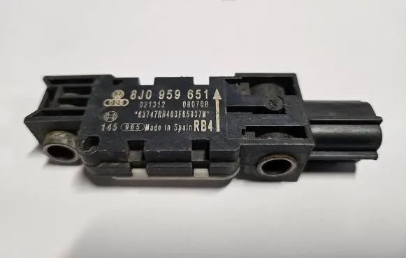 Audi A3 S3 A3 Sportback 8P Airbag deployment crash/impact sensor 8J0959651 021312