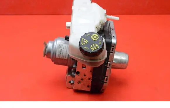 Ford Focus Master brake cylinder LX612D335AC