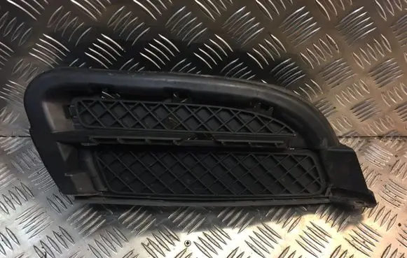 BMW 1 E82 E88 Front bumper corner part panel trim 15857711