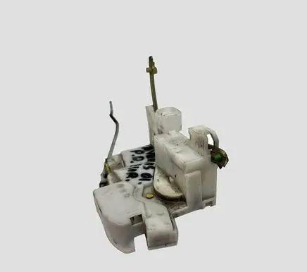 Toyota Avensis T220 Front door lock
