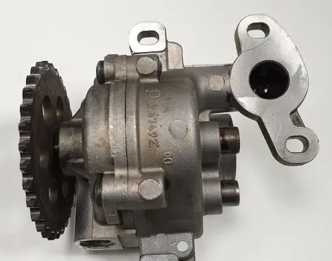 Jaguar X-Type Oil pump 1S7Q6600