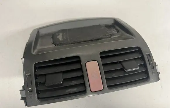 Toyota Auris 150 Dash center air vent grill 5567002100