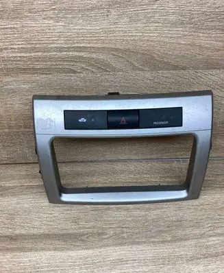 Toyota Corolla Verso AR10 Radio/GPS head unit trim 53734A0