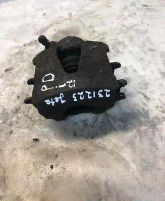 Volkswagen Jetta VI Front brake caliper