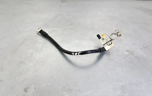 Volkswagen Touareg III Negative earth cable (battery) 8S0915181C