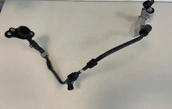Audi Q5 SQ5 Engine coolant pipe/hose 06L121081AF 06K121132