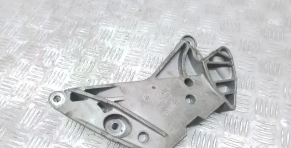 Volkswagen Golf VII Engine mounting bracket 06K199207A