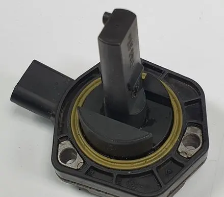 Volkswagen Golf V Oil level sensor 1J0907660C