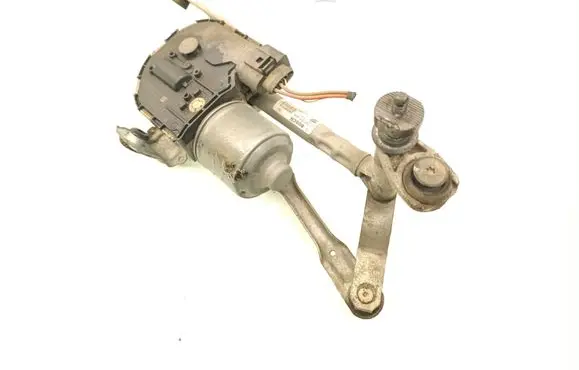 Seat Leon (1P) Front wiper linkage and motor 3397021405