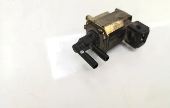 Vacuum valve