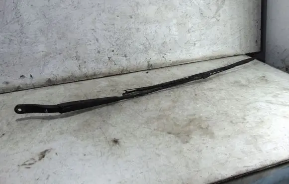 Renault Master III Front wiper blade arm