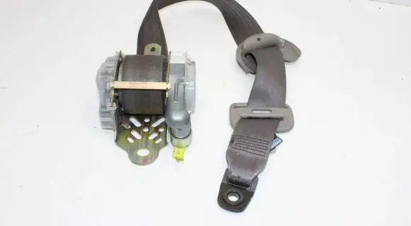 Lexus LS 430 Front seatbelt 7J3470P