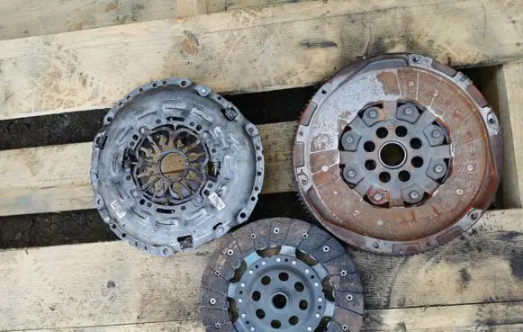 Nissan NV400 Dual mass flywheel 