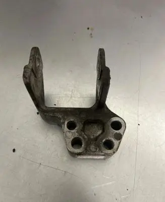 Citroen C-Crosser Engine mount bracket