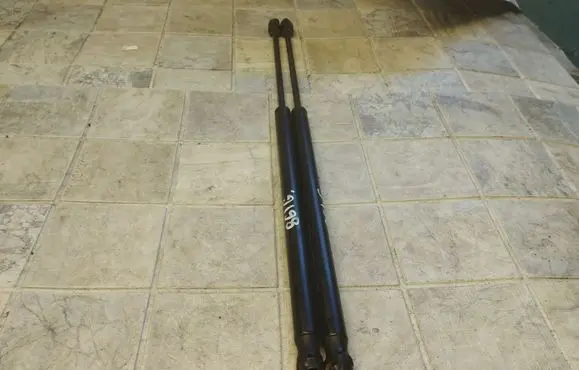 Opel Zafira A Tailgate/trunk strut/damper 1102020