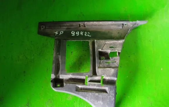 Volvo V70 Front bumper mounting bracket