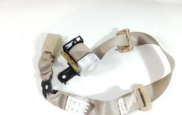 Middle seatbelt (rear)