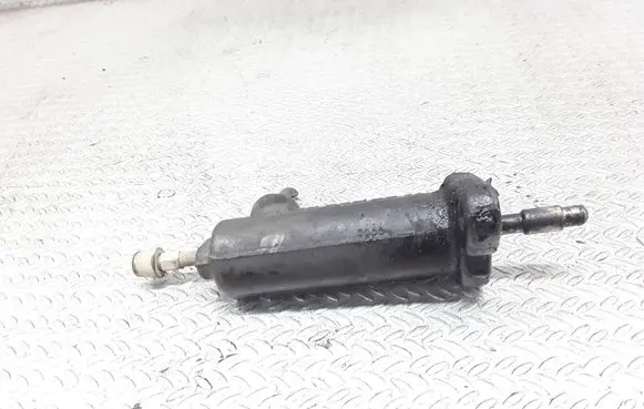 Clutch slave cylinder