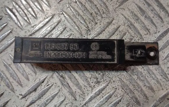 Opel Astra K Keyless system antenna 13580790