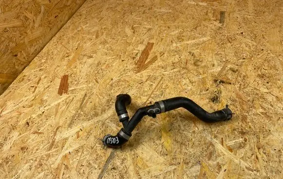 Engine coolant pipe/hose