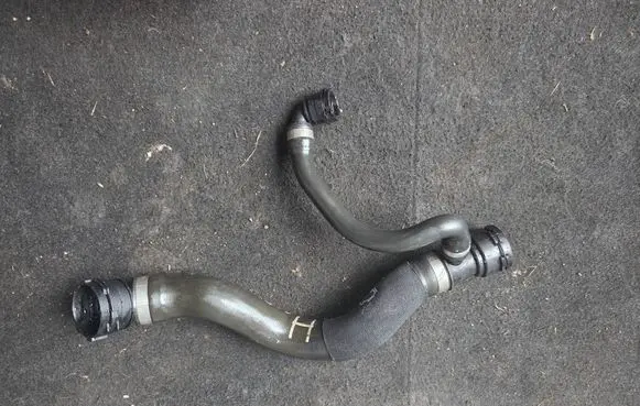 BMW X5 G05 Engine coolant pipe/hose 9894783 22322910