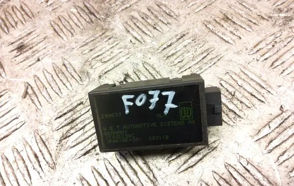 Ford Kuga I Seat heating relay 11002298C 299607