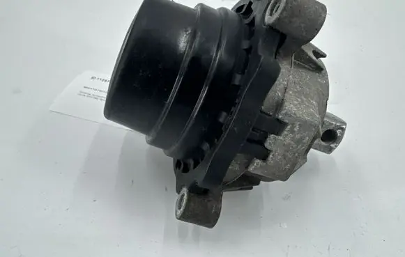 BMW 4 F32 F33 Engine mount bracket 6850220