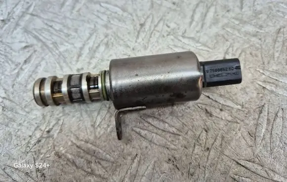 Mini One - Cooper Clubman R55 Camshaft vanos timing valve 7566652 V756665280