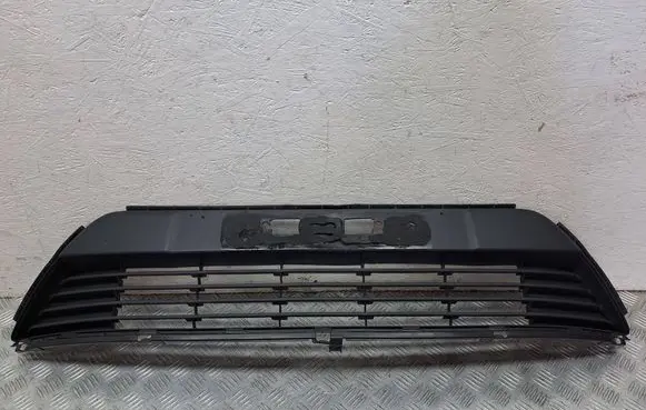 Toyota Avensis T270 Front bumper lower grill 5311205090