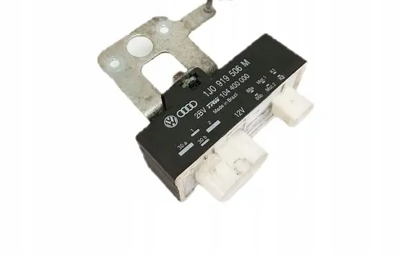 Skoda Fabia Mk2 (5J) Coolant fan relay 1J0919506M